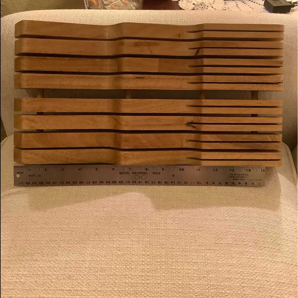 Knife storage